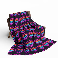Vibrant Love Hugs Fleece Blanket - Cozy Heart Design for Comfort and Warmth